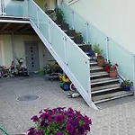 Lerchenhof *
