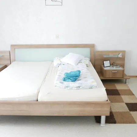 Lerchenhof Tatil parkı *